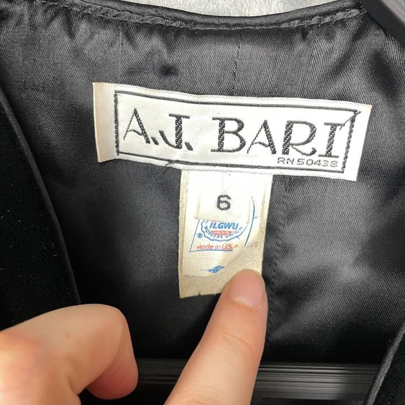 Vintage 80s Whimsigoth Velvet Cropped Fringe Tassel Evening Jacket Small Travel - Picture 8 of 9